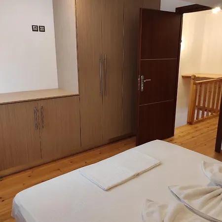 Astradeni Luxury Kratir * Páli