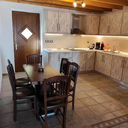Astradeni Luxury Kratir *