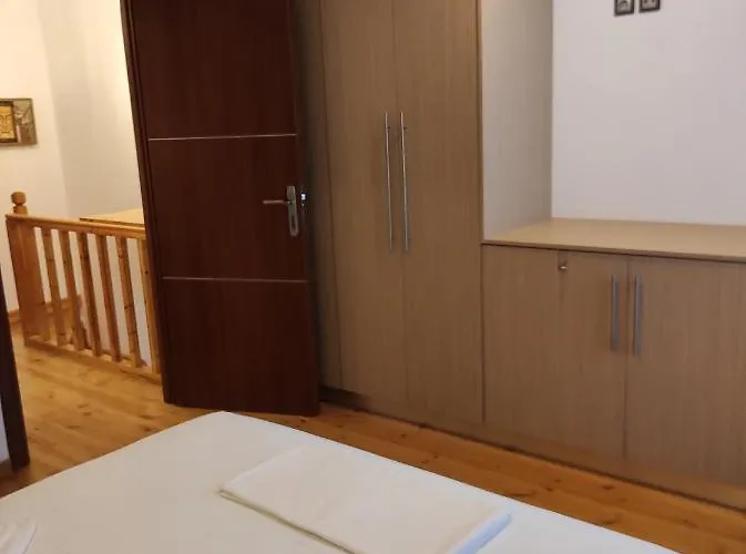 아파트 Astradeni Luxury Kratir *